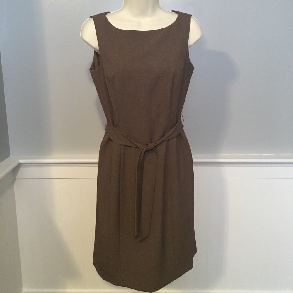 Tahari Beige Sheath Dress size 4 NWOT